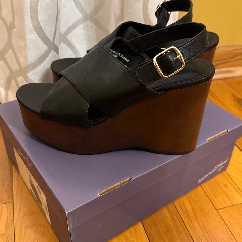 Universal Thread Black Platform Wedges - Picture 4 of 6